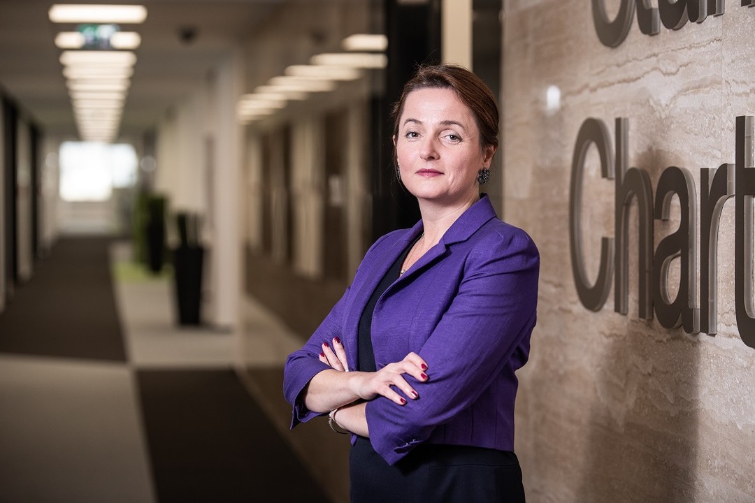Rowena Everson, dyrektor zarządzająca globalnym centrum usług Standard Chartered w Warszawie (Fot. mat. pras.)