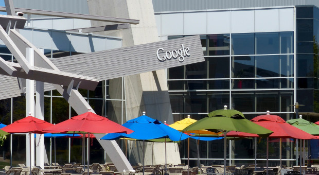 W dokumentach Google widniał zapis: "Pracownikom sugeruje się unikanie poruszania kontrowersyjnych tematów w miejscu pracy" (fot. pxhere.com/domena publiczna) Google upomniane. Pracownikom nie można zamknąć ust