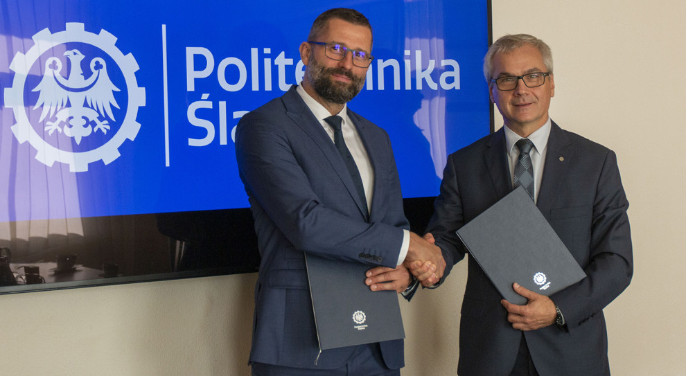 Od lewej prezes zarządu EMT-Systems dr Grzegorz Wszołek oraz rektor Politechniki Śląskiej prof. Arkadiusz Mężyk (fot. Politechnika Śląska) Politechnika Śląska i EMT-Systems podpisały porozumienie o współpracy