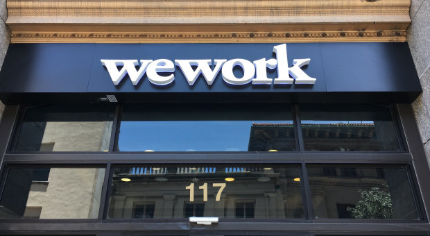 Gdyby nie doszło do wsparcia SoftBanku, pieniądze na kontach WeWork skończyłyby się w ostatnim tygodniu października (fot. Phillip Pessar/flickr.com/CC BY 2.0) WeWork uratowane, ale będzie restrukturyzacja. Zniknie 4000 etatów