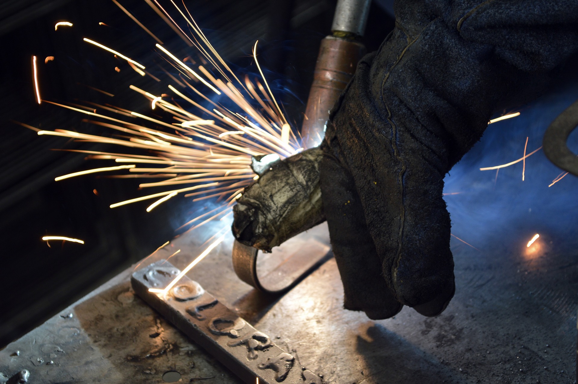 Absolwenci metalurgii potrzebowali średnio pół miesiąca, żeby znaleźć pracę na etacie (fot. Shutterstock)