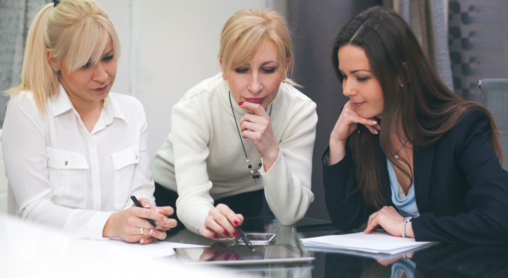 Odgórne narzucenie proporcji płci w kierownictwach spółek budzi kontrowersje (fot. Shutterstock) W Niemczech nie będzie już dużych firm bez kobiecego kierownictwa