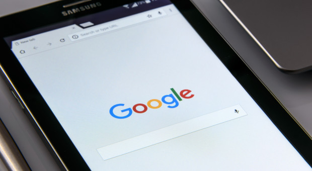 Google ustosunkowało się do pozwu, stwierdzając, że zwolniono pracowników, bo swoimi działaniami naruszali komfort pracy innych (fot. pxhere.com/domena publiczna) Zwolnieni z Google idą do sądu