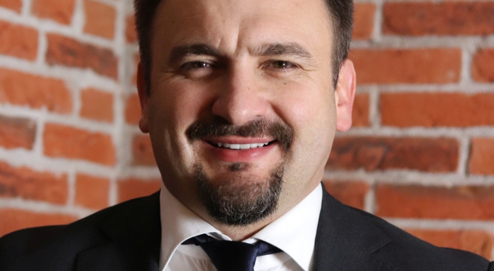 Dołączenie do zarządu Polskiego Związku Wynajmu i Leasingu Pojazdów otwiera zupełnie nowy rozdział w mojej dotychczasowej karierze zawodowej-mówi Rafał Merk, nowy członek zarządu tej organizacji (Fot. mat. PZWLP) Rafał Merk nowym członkiem zarządu PZWLP