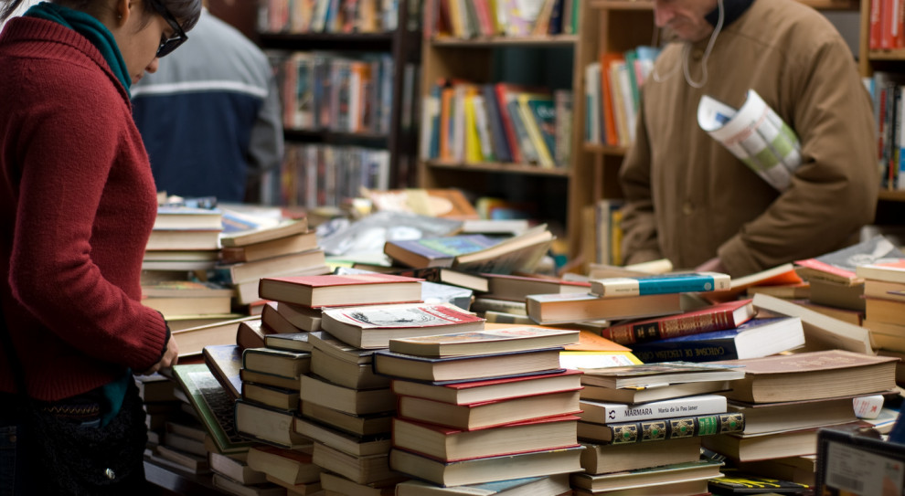 Mimo większego zainteresowania literaturą, długi księgarni i wydawnictw nadal są wyższe niż przed pandemią. fot. Pxhere Święta pomagają księgarzom. Długi jednak wciąż ich przygniatają