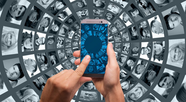 W USA grzywny za stosowanie zrobotyzowanych połączeń telefonicznych będą wyższe (fot. pixabay) W USA zautomatyzowany telemarketing będzie karany