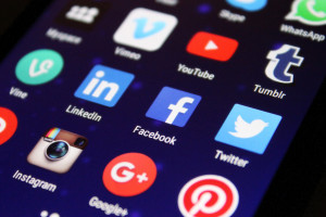 Ukraina szuka przez Facebooka kandydatów na ambasadorów