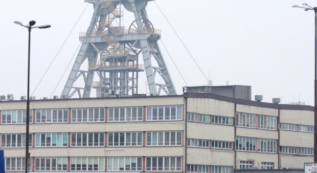 Łącznie z koronawirusem w górnictwie węgla kamiennego nadal walczą 464 osoby. ( Fot. PTWP/AndrzejWawok) Nowe zakażenia koronawirusem w kopalniach Polskiej Grupy Górniczej