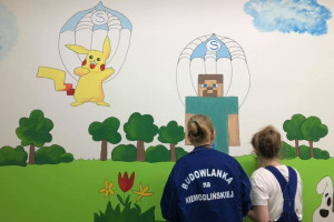 W Opolu uczniowie w ramach wolontariatu remontują sale szpitalne