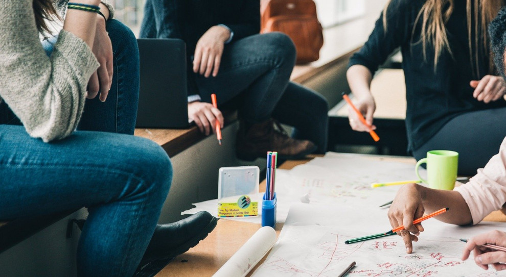 Chodzi o to, aby studenci nie gromadzili się w kolejkach do dziekanatów (fot. pixabay.com) Koronawirus. Co z legitymacjami studentów i doktorantów?