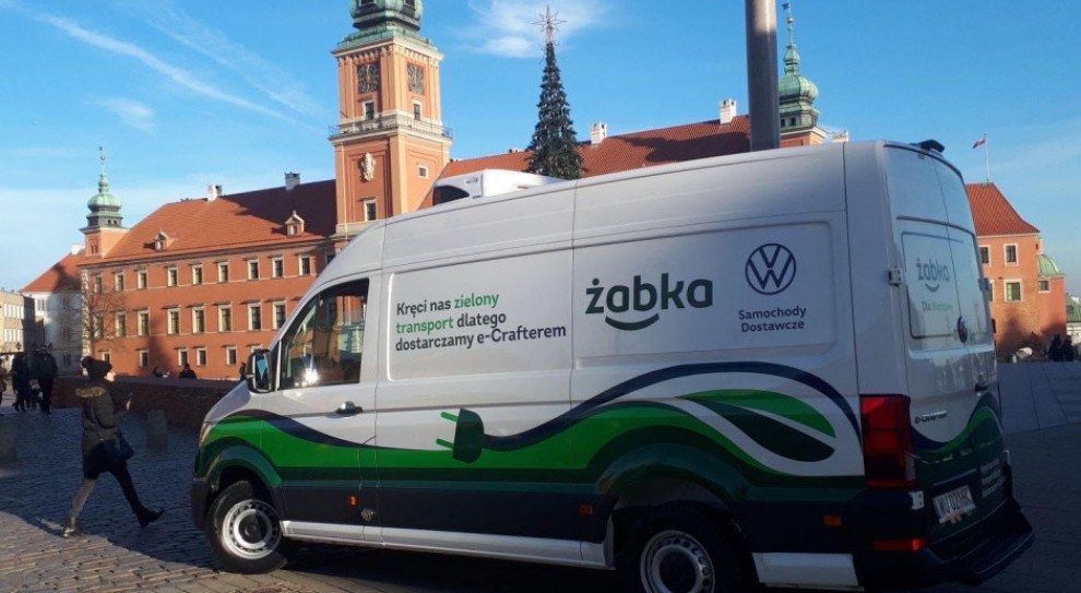 około 90 proc. pracowników firmy od 13 marca będzie korzystać z systemu do pracy zdalnej. (Fot. Mat. Pras.) Żabka wprowadza pracę zdalną dla części pracowników