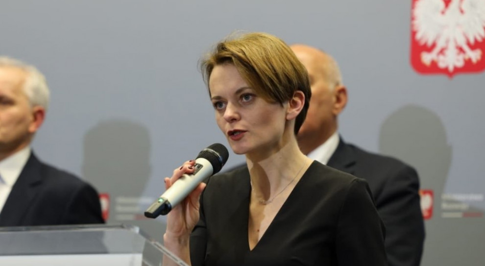 Sytuację przedsiębiorców ma poprawić m.in. to, że: będą mogli odroczyć/umorzyć płatności skarbowe oraz składki ZUS bez ponoszenia dodatkowych kosztów, czyli tzw. opłaty prolongacyjnej. fot. Twitter Minister rozwoju obiecuje pomoc przedsiębiorcom na trudny czas