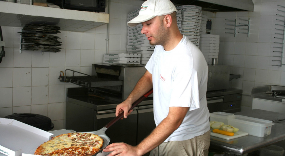 Zamówienia z restauracji i barów można brać jedynie na wynos lub z dostawą do drzwi (fot.pixabay) Branża gastronomiczna ofiarą koronawirusa. Ale jest i wsparcie