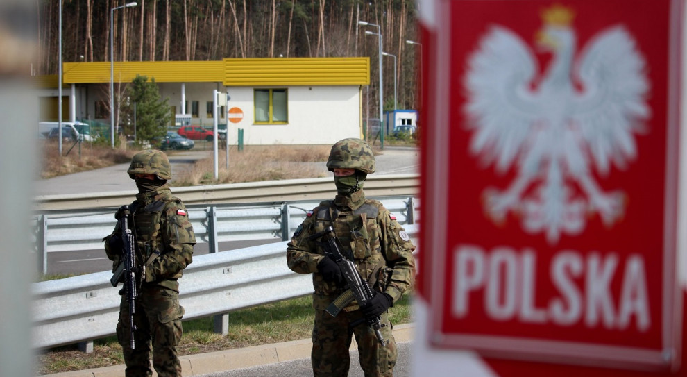 Żołnierze 12. Brygady Zmechanizowanej im. gen. broni Józefa Hallera (Fot. facebook.com/12BrygadaZmechanizowana) Patrole żołnierzy "Błękitnej" Brygady na granicy