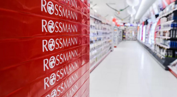 Koronawirus. Rossmann i Nestlé wspierają personel medyczny