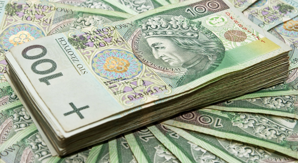 Do wojewódzkich urzędów pracy trafiły wnioski o dofinansowanie do wynagrodzeń 32,4 tys. pracowników objętych wsparciem z powodu przestoju ekonomicznego i ok. 68,7 tys. z powodu obniżonego wymiaru czasu pracy (fot.fotolia) Pracodawcy zawnioskowali o niemal 700 mln zł wsparcia