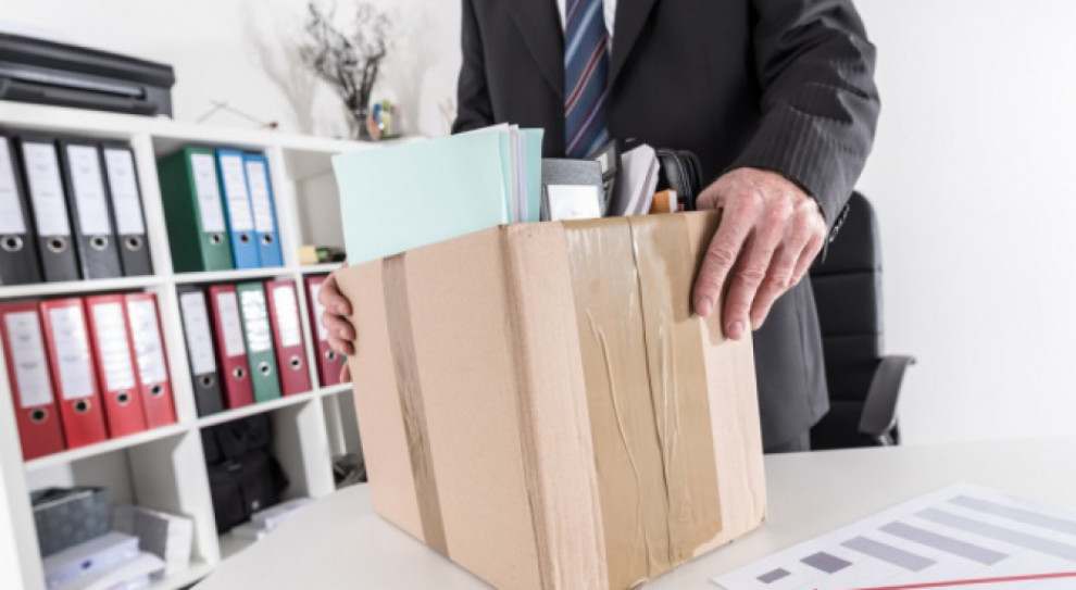 W marcu 2020 r. zwolnienia z powodu pandemii przeprowadziło niewiele ponad 30 proc. firm (Fot. Shutterstock) Stracili pracę przez koronawirusa. Zwolnienia w kolejnej branży