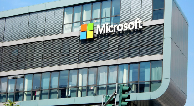 Microsoft zadbał o zatrudnionych rodziców (Fot. Efes Kitap, Pixabay) Microsoft daje rodzicom trzymiesięczny urlop
