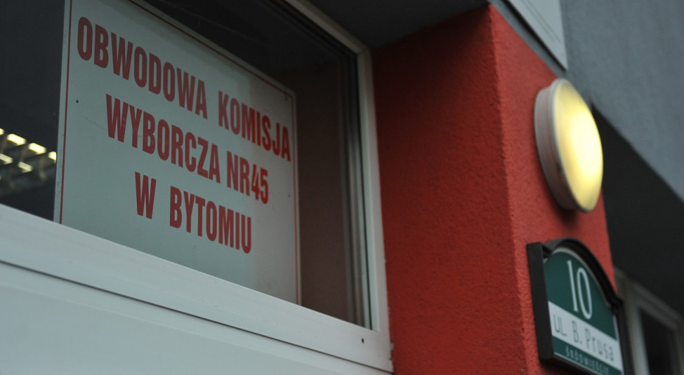 Przewodniczący komisji zarobią 500 zł, ich zastępcy - 400 zł, a członkowie obwodowych komisji wyborczych - 350 zł. (Fot. PTWP) Komitety kandydatów na prezydenta zgłosiły osoby do pracy w obwodowych komisjach wyborczych