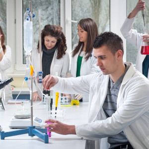 Zmiany w kształceniu diagnostów laboratoryjnych. Nowe przepisy za pasem