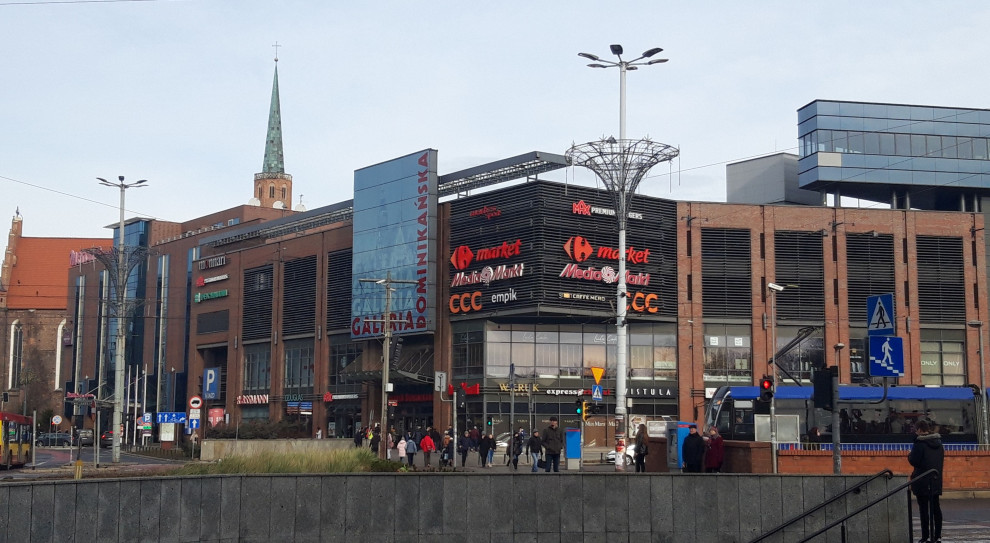 Można spodziewać się złagodzenie obostrzeń w sprawie handlu i usług (fot. M. Wroński / PTWP) Sasin: w przyszłym tygodniu zostanie złagodzona część obostrzeń w sprawie handlu czy usług