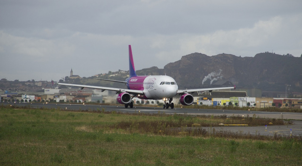 W marcu liczba pasażerów przewiezionych przez Wizz Air spadła o 34 proc. (fot. pixabay.com) Linie Wizz Air zwalniają pracowników z powodu skutków pandemii