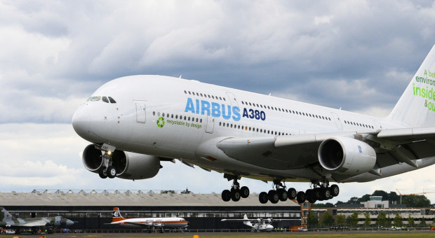 Firma podkreśliła przy tym, że "pracownicy zachowają wszystkie swoje świadczenia. (Fot. Pixabay) Airbus Polska chce zmienić zasady wynagradzania pracowników. Związkowcy protestują