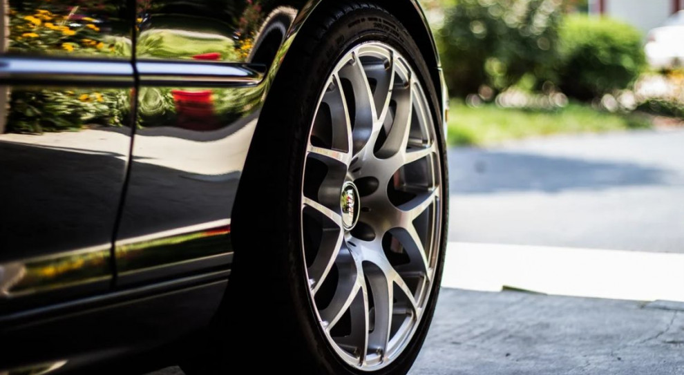 Wznowiono produkcję opon Hankook w Racalmas w centralnej części Węgier (fot. pixabay.com) Węgierskie zakłady Audi i Hankooka wznawiają produkcję