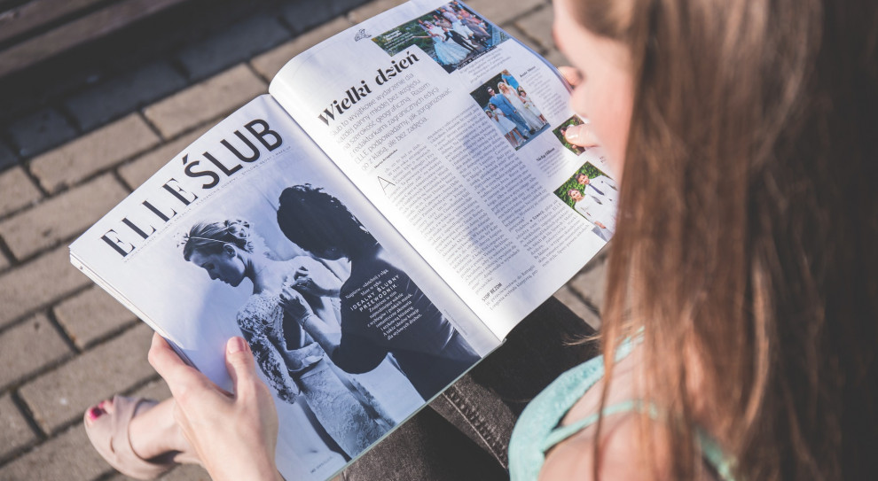 Pracę straciło m.in. kilka osób z redakcji "Elle". (Fot. Pixabay/freestocks-photos) Kolejne zwolnienia z powodu koronawirusa. Z pracą pożegnało się 50 osób