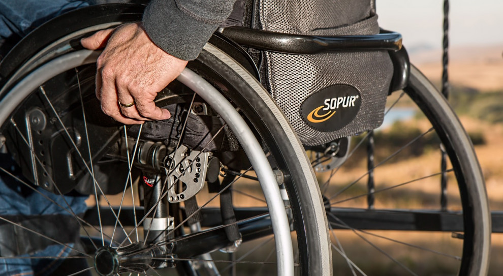 O świadczenie osoby niepełnosprawne mogą się starać do 4 września 2020 (Fot. Pixabay) Pomoc finansowa dla niepełnosprawnych, którym odwołano zajęcia rehabilitacyjne