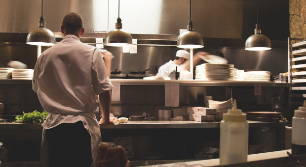 (fot. Pixabay) Ukraińcy w Białymstoku. Zatrudniają usługi, gastronomia i hotelarstwo