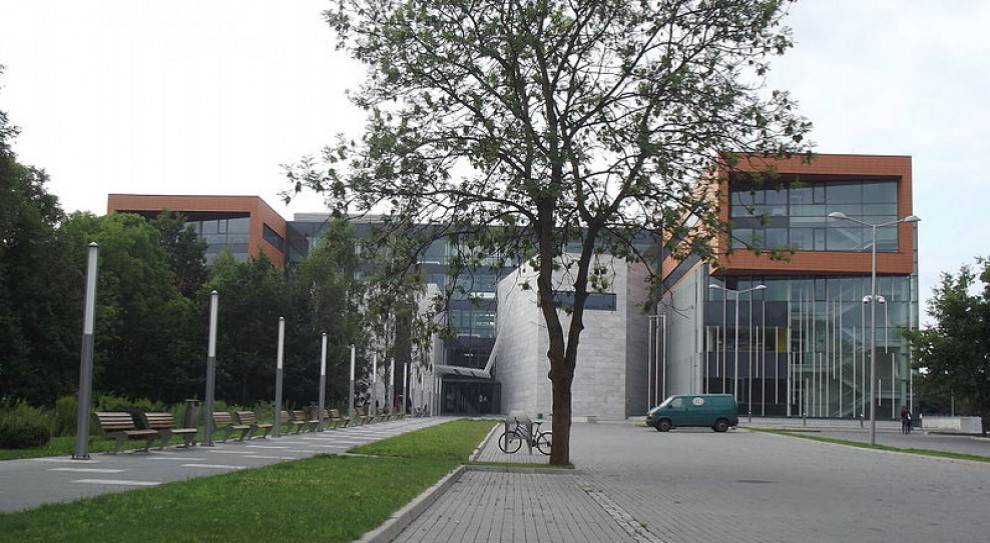 Wydział Filologiczny Uniwersytetu Łódzkiego (fot. wikipedia.org/Darpaw/CC BY-SA 4.0) Uniwersytet Łódzki przedłużył do końca maja zawieszenie tradycyjnych zajęć