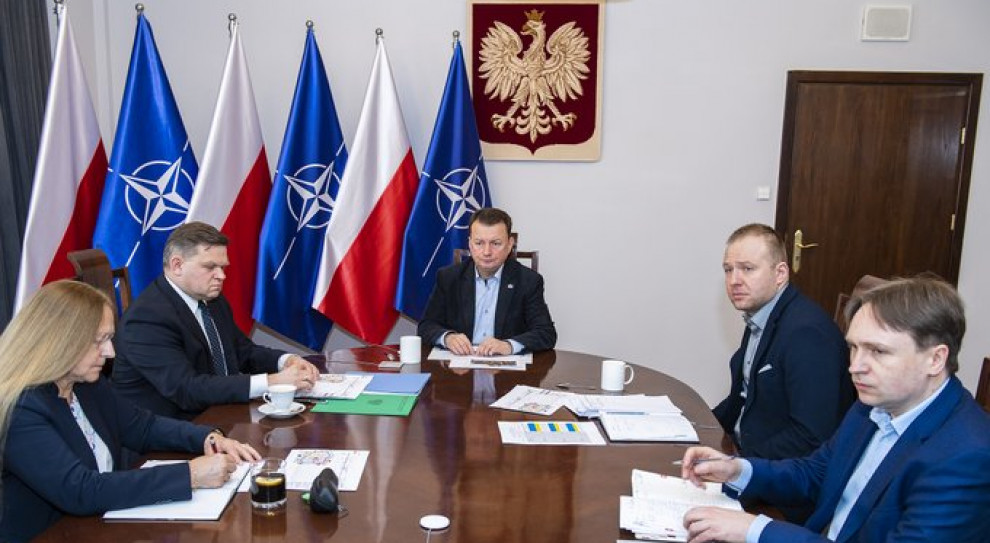 Wojsko od marca uczestniczy w działaniach służących ograniczaniu epidemii. (Fot. twitter.com/MON_GOV_PL) Błaszczak: z koronawirusem walczyć będzie 8190 i pracowników wojska