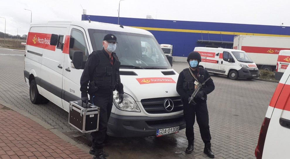 Do tej pory Poczta Polska zakupiła ponad 957 tysięcy maseczek jednorazowych i maseczek wielokrotnego użytku. (Fot. mat. pras.) Poczta Polska wydała 57 mln zł na bezpieczeństwo pracowników