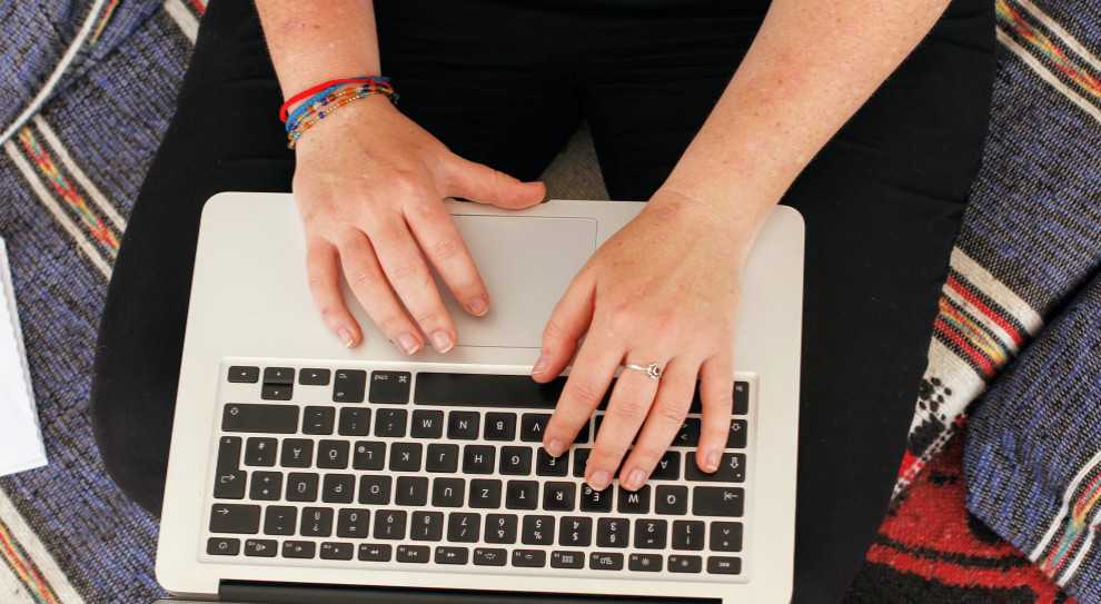 W pracy zdalnej pomocne może być ustalenie zasad komunikacji z domownikami (fot.pixabay) Tylko co trzeci pracujący w domu nie skarży się na uciążliwości home office