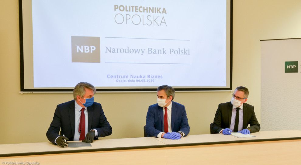 Uroczyste podpisanie porozumienia odbyło się w środę, 6 maja (fot. PO) NBP będzie współpracował z Politechniką Opolską