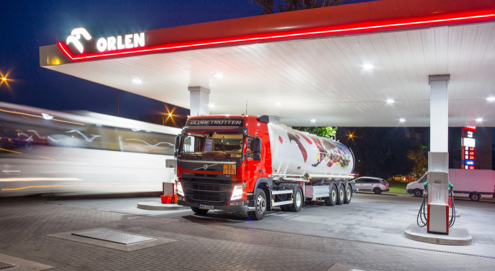 Na stacji Orlenu można kupić maseczki produkowane przez polskie firmy (fot. mat. pras.) PKN Orlen: maski ochronne sprzedawane na stacjach paliw wsparciem polskich producentów