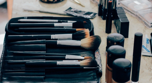 Przy zachowaniu wszelkich standardów higieny i bezpieczeństwa pracy branża beauty będzie mogła wrócić do pracy. (Fot. Pixabay) MR: branża beauty przygotowuje się do otwarcia w trzecim etapie odmrażania gospodarki