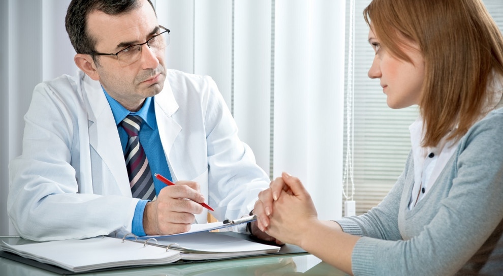 Lekarze, pielęgniarki, ratownicy medyczni, laboranci narażeni są na intensywny i długotrwały stres. (Fot. Pixabay) #PomagamyRozmawiamy: wsparcie psychologiczne dla pracowników medycznych