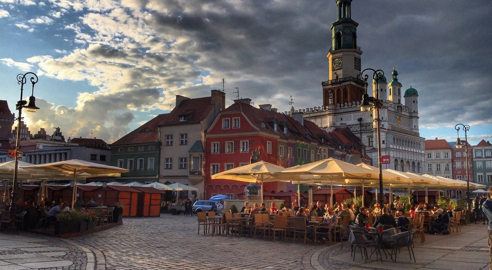 "Z nieoficjalnych informacji wynika, że bary, kawiarnie i restauracje będą mogły wznowić działalność 18 maja". (Fot. Pixabay) W Poznaniu przygotowują plan pomocy dla restauratorów