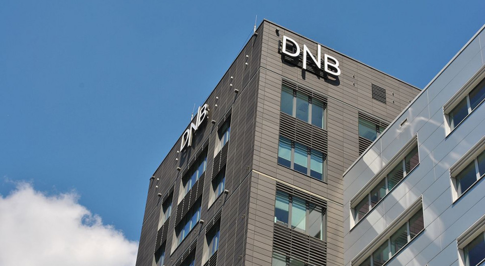 Centrala DNB Bank Polska w Warszawie (Fot. wikipedia.org/Iwona Jurkowska/CC BY-SA 4.0) Raport: w 2020 r. rodzimy rynek mebli może się skurczyć o 35 proc. i 40 tys. miejsc pracy