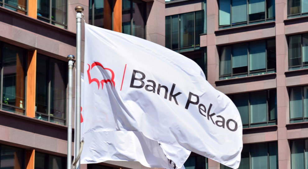 Dotychczas Bank Pekao przekazał 5 mln zł darowizny na rzecz szpitali, zakładów opieki zdrowotnej i służb sanitarnych. (Fot. PTWP) Pracownicy zebrali 200 tys. zł na zakup namiotów barierowych dla szpitali