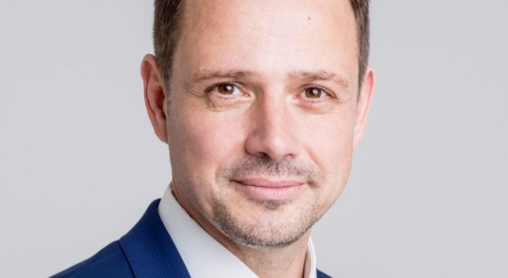 Prezydent Warszawy Rafał Trzaskowski. (Fot. facebook.com/rafal.trzaskowski) Trzaskowski: konieczna jest walka o każde miejsce pracy