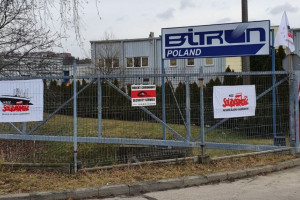 Zwolnienia i cięcia w Bitronie. Pracownicy przeciwni polityce firmy