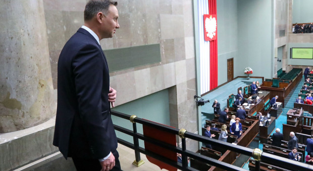Prezydent Andrzej Duda złożył we wtorek w Sejmie projekt ustawy o emeryturach stażowych. Emerytury za staż. Jest prezydencki projekt