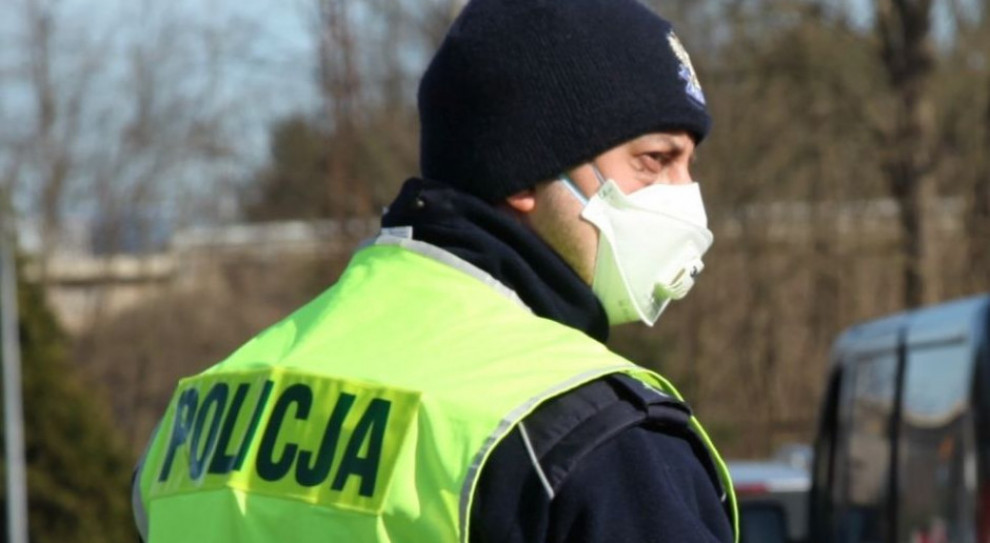 Wszystkim policjantom na stanowiskach wykonawczych zostanie wypłacony ekwiwalent za przepracowane nadgodziny (fot. Lubuska Policja) 54 mln nagród dla policjantów w zw. ze służbą w czasie epidemii