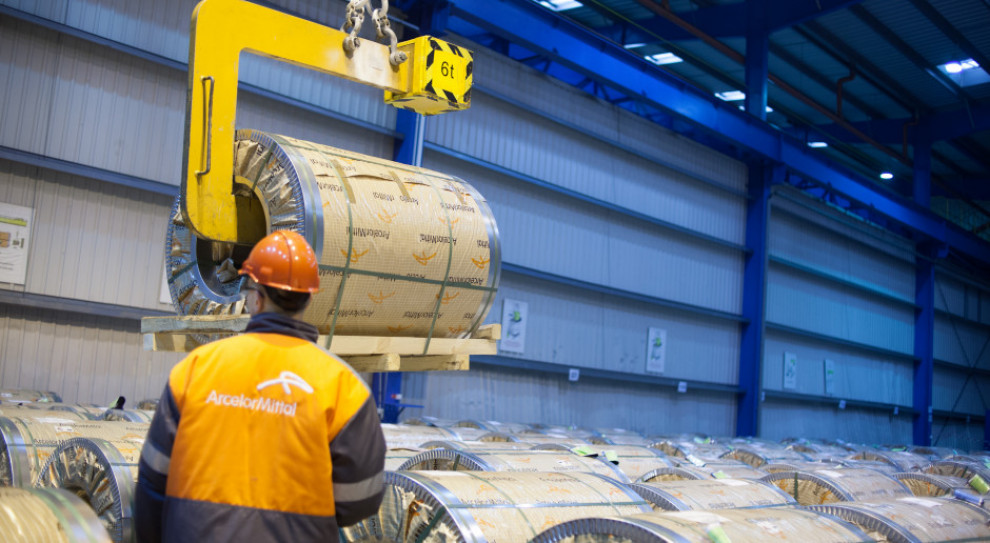 od 1 maja do końca lipca w AMP trwa przestój ekonomiczny, podczas którego pracownicy otrzymują od 60 do 80 proc. wynagrodzenia (fot. PTWP) Solidarność ArcelorMittal Poland apeluje do premiera w sprawie sytuacji pracowników huty