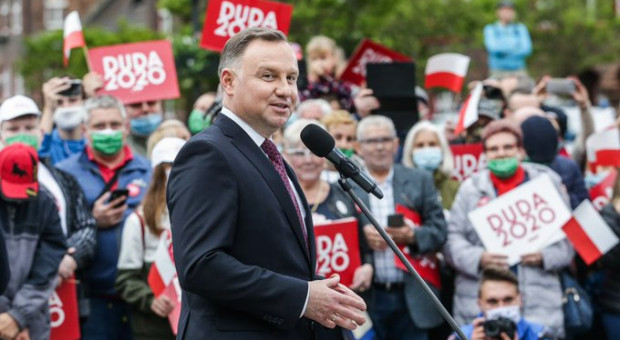 Prezydent odniósł się do słów posła Koalicji Polskiej PSL-Kukiz15 Stanisława Tyszki, fot. Twitter Prezydent spiera się ze Stanisławem Tyszką o podatki