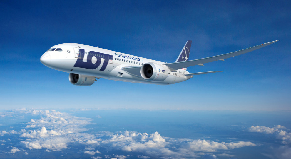 Spółka proponuje miesięczne pensum - 20 godzin dla pilotów i 30 godzin dla stewardess. (Fot. Pixabay) Związek Zawodowy Pracowników Personelu Pokładowego i Lotniczego odrzucił propozycję PLL LOT