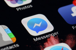 Facebook ułatwi przedsiębiorcom kontaktowanie się z klientami przez Messengera